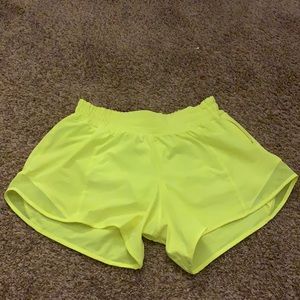 Highlight yellow 2.5 lululemon hotty hot shorts!!